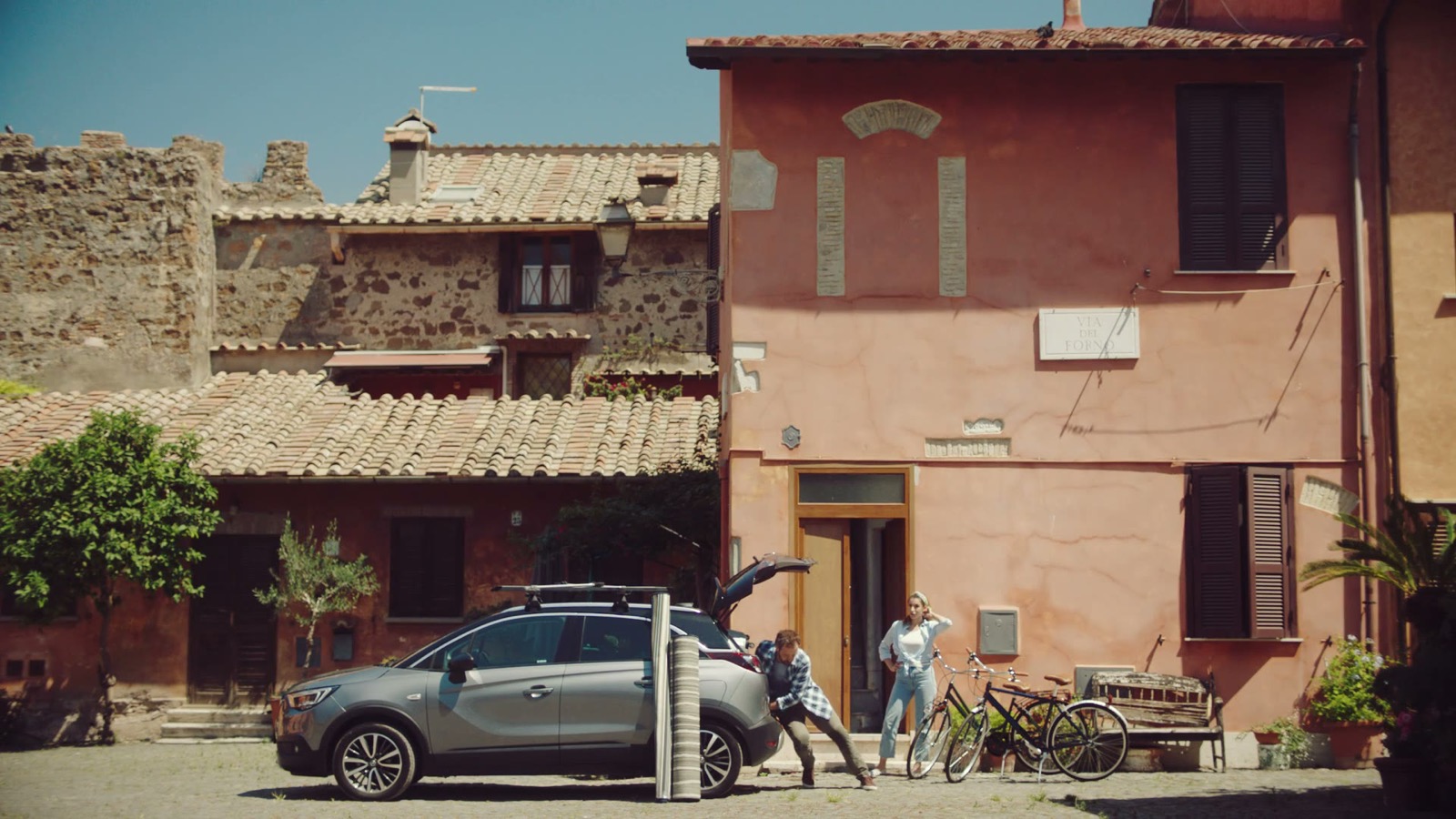 Esso Italia — Boot, directed by Benjamin Green